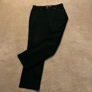 NWOT Gloria Vanderbilt Black Amanda Straight Leg Jeans in Size 10 Short